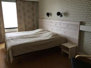 Отель Hotelli Pellonhovi Пелло Стандартный двухместный номер с 2 отдельными кроватями-11